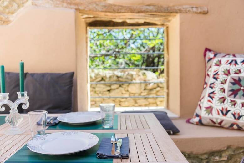 Joy: Artist's Stone House With Countryside Views