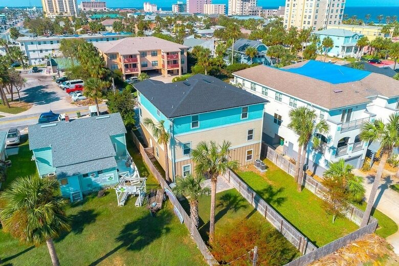 Villa Luxury Living - Modern Beach Townhouse