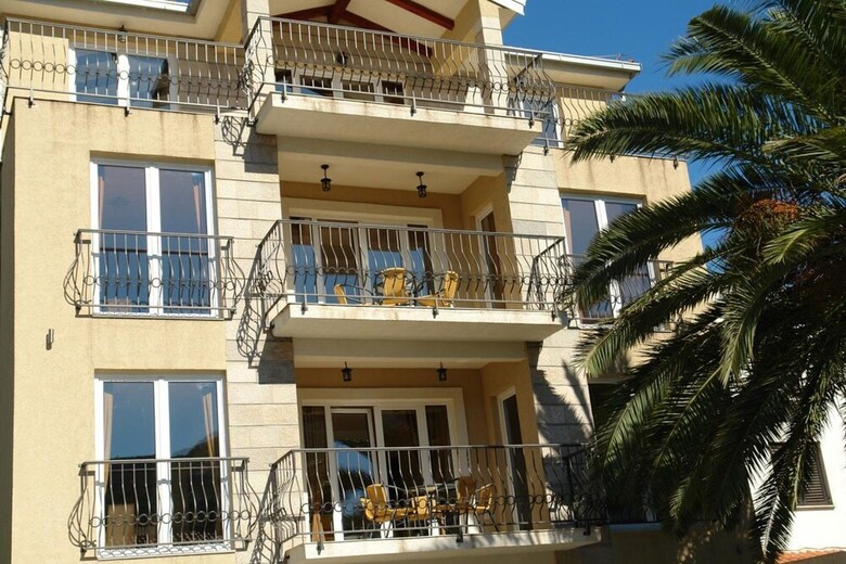Franeta One-bedroom Apartment, First Floor, Garden View No.4