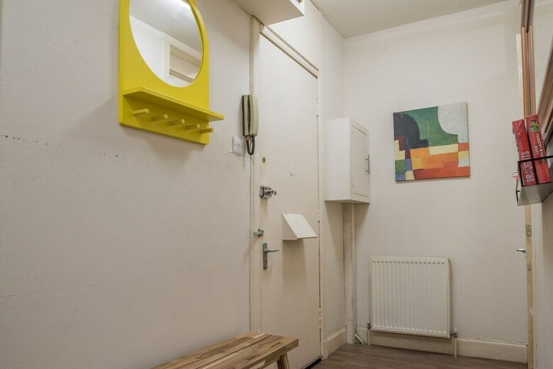 Edina � Bright City Centre Apartment