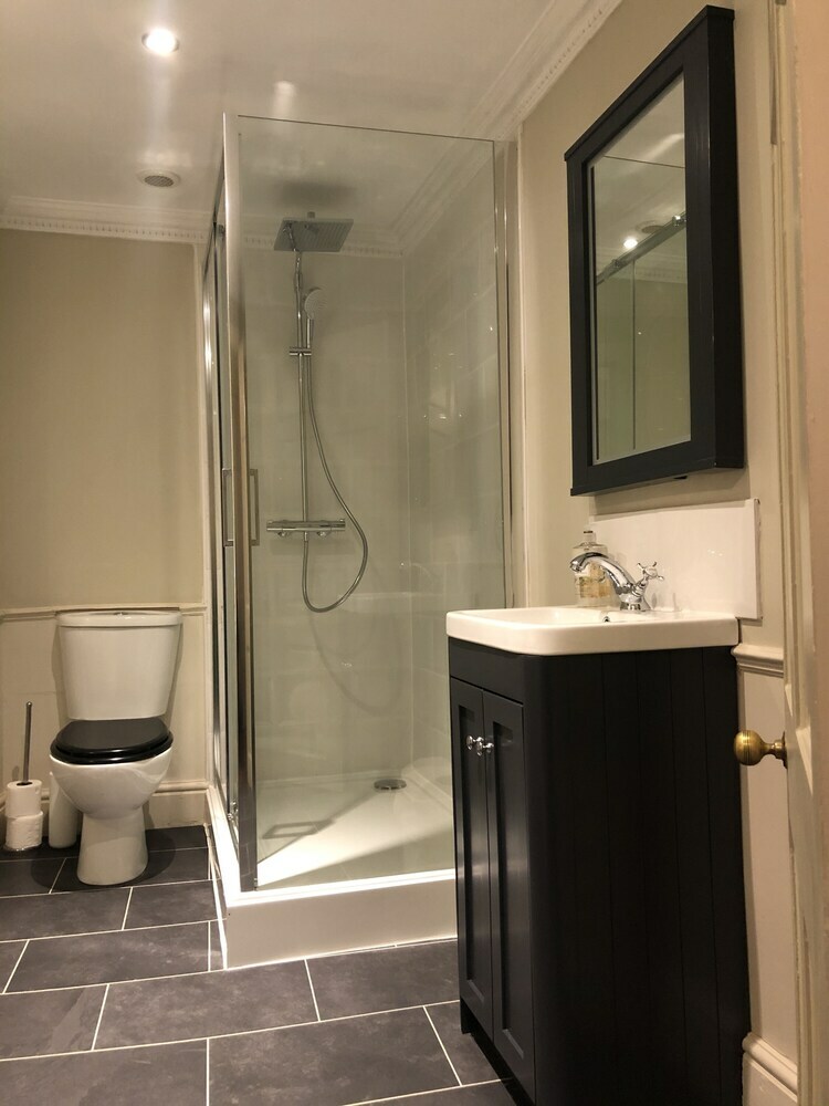 Apartamentos Ivory House - Stunning Central Townhouse