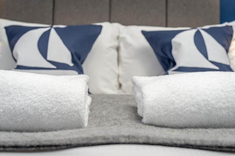 Market Street Apartment Sleeps 6