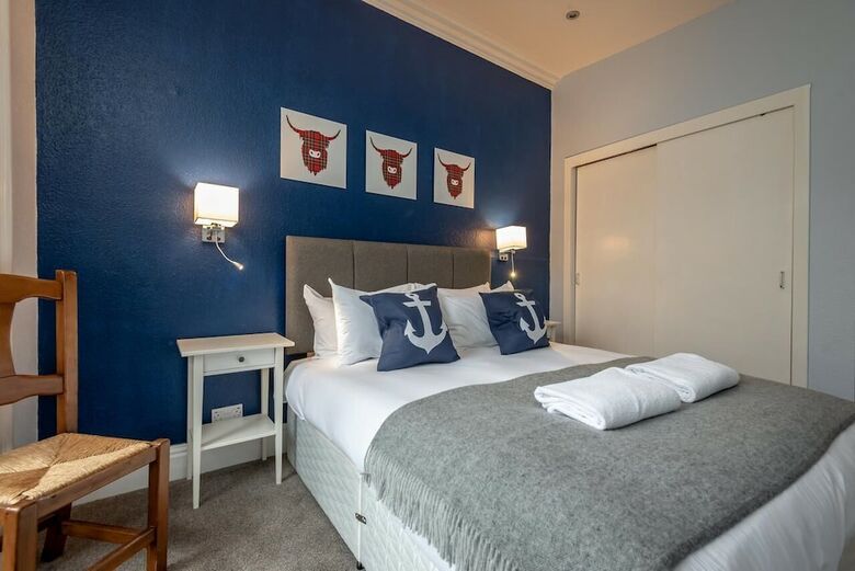 Market Street Apartment Sleeps 6