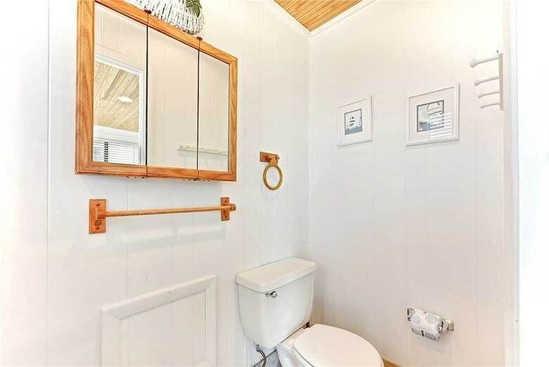 Hostal Harmony Beach House, 3 Bedrooms, Ocean Front, Large Deck, Sleeps 6