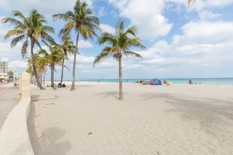 654 City View Apartment Hollywood Beach