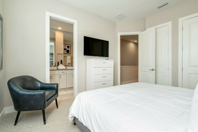 Amazing Location Modern Townhome Close To Disney