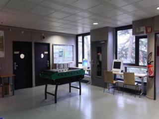 Hostal Cis De Champagne - Hostel
