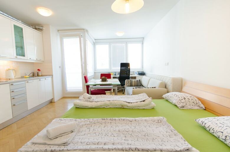 Apartamentos City Centre Studio With A Balcony