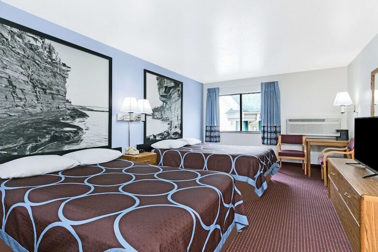 Hotel Super 8 By Wyndham Wisconsin Dells