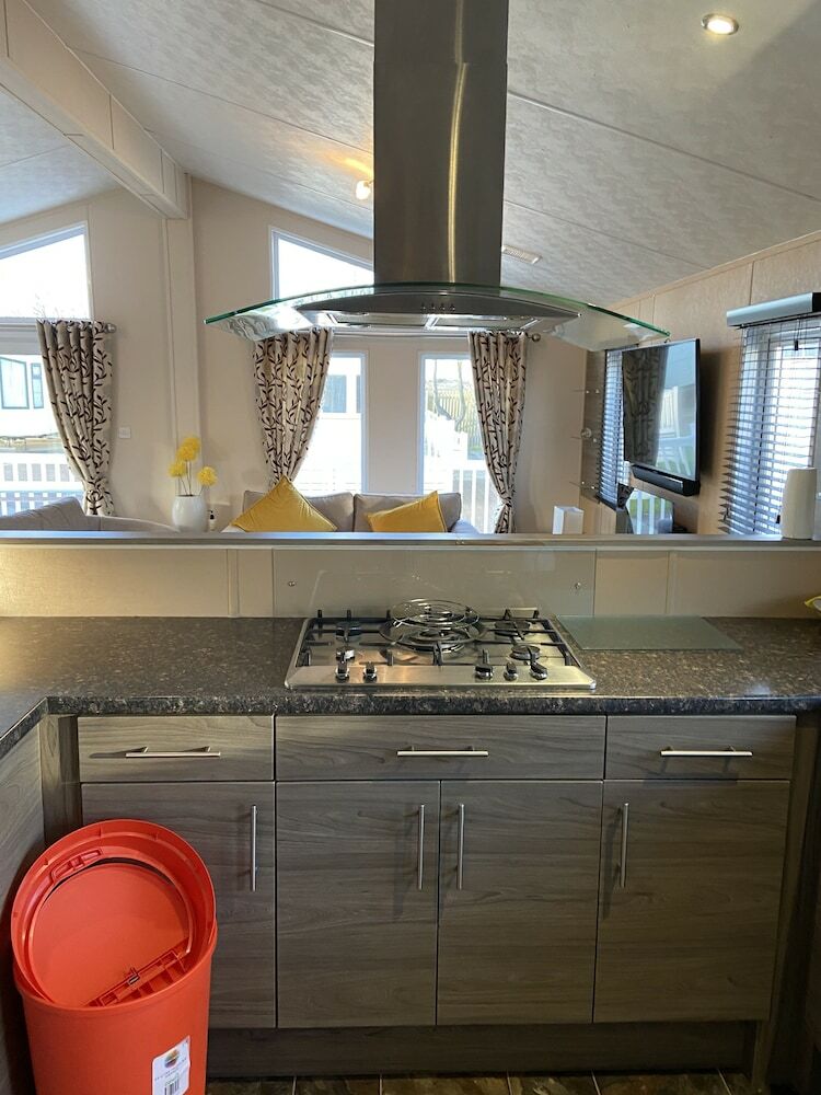 Villa Impeccable 2-bed Lodge In Whitley Bay