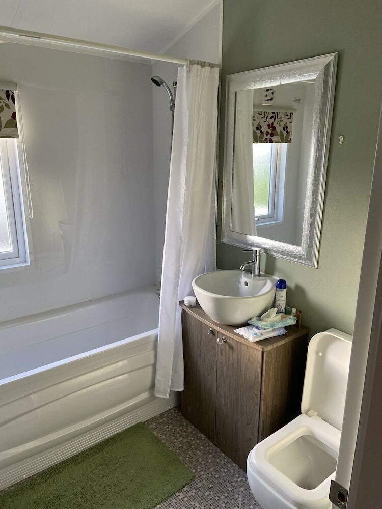 Villa Impeccable 2-bed Lodge In Whitley Bay