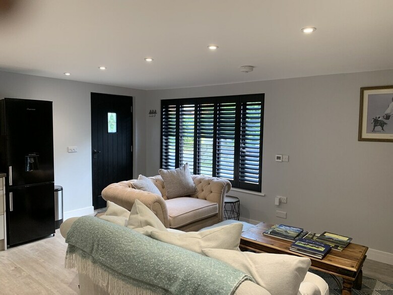 Stunning 1-bed Apartment In Newmarket