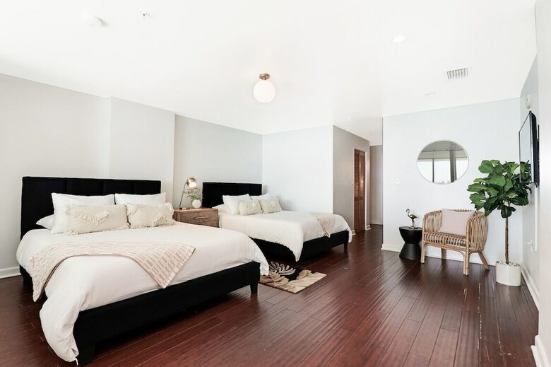 Waterfront Condos By Sextant