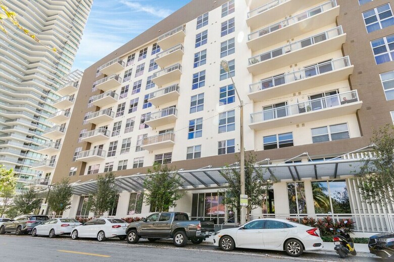 Biscayne Townhomes By Sextant