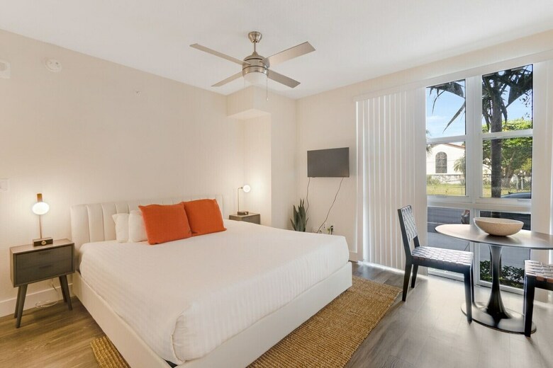 Biscayne Townhomes By Sextant