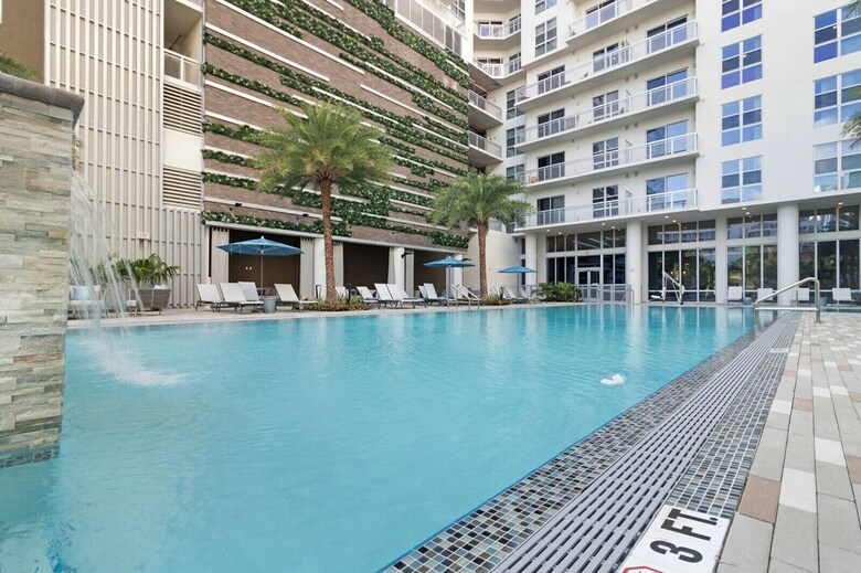 Biscayne Townhomes By Sextant