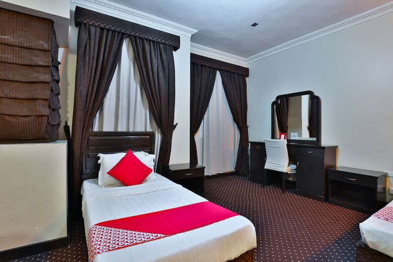 Oyo 446 Mas Hotel