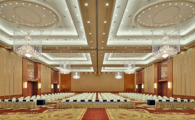Hotel Intercontinental Sancha Lake