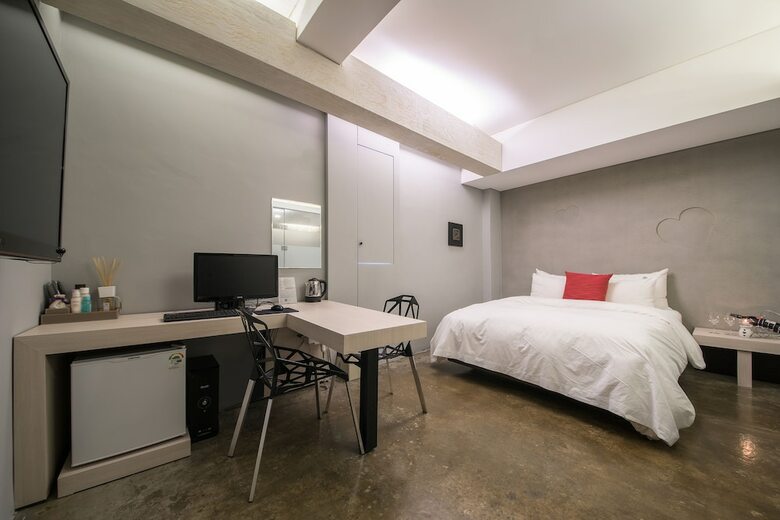 Smart Tourist Hotel