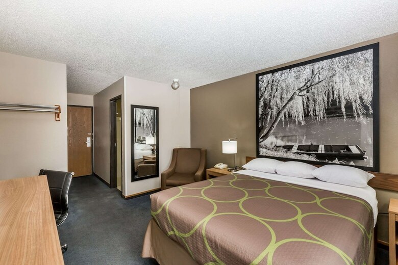 Motel Super 8 By Wyndham Hays Ks