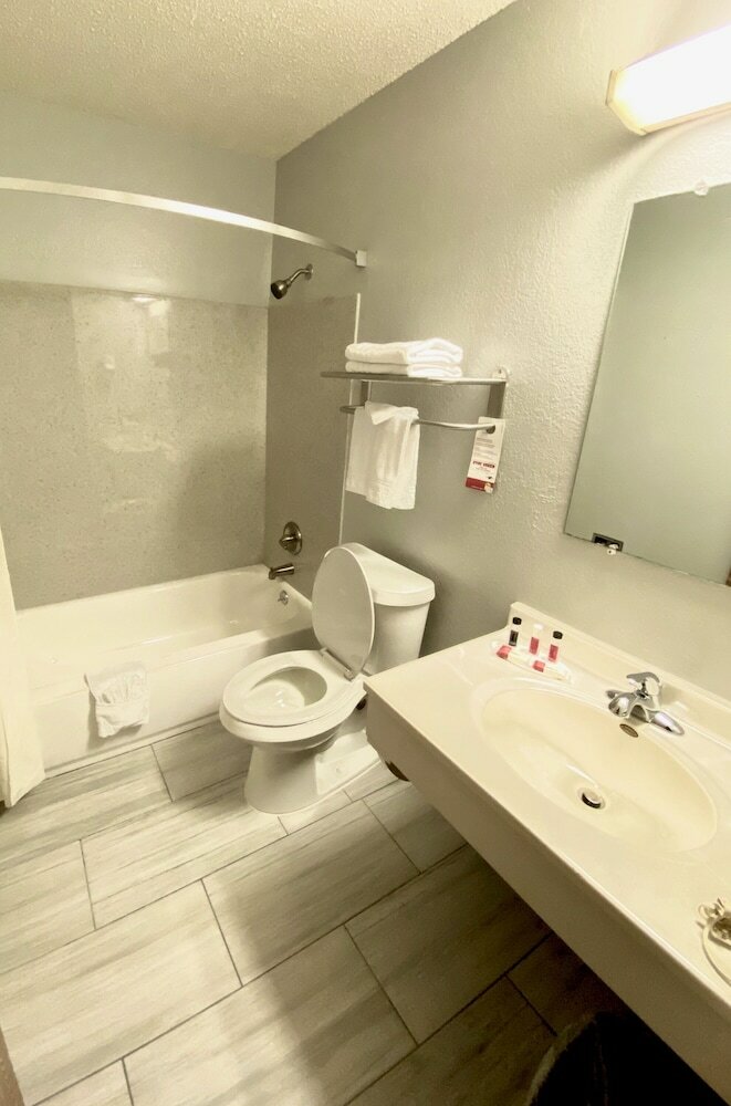 Motel Super 8 By Wyndham Hays Ks