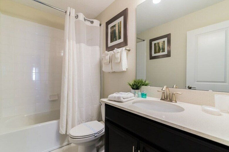 Champions Gate 8830 - Eight Bedroom Pool Home