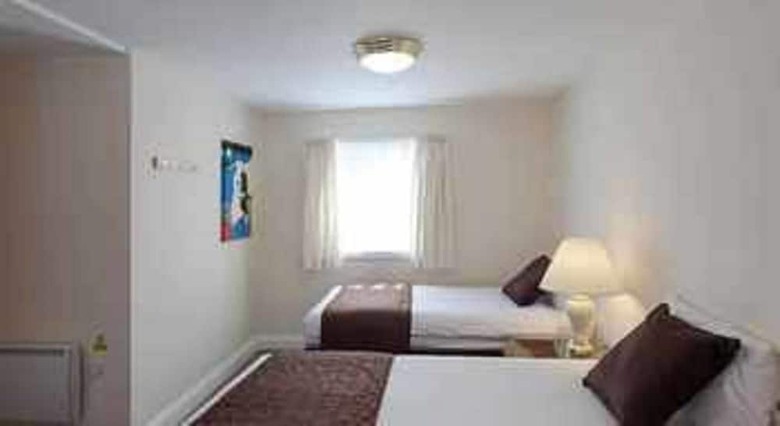 Russ Hill Hotel