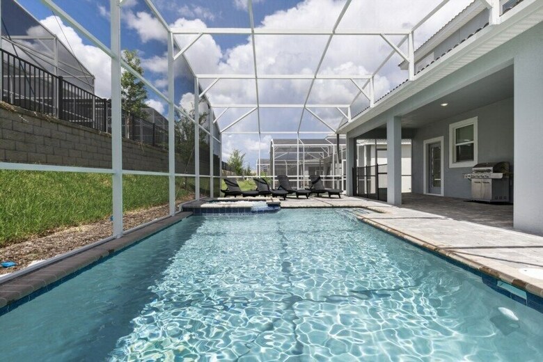 Champions Gate 1598 - Eight Bedroom Pool Home