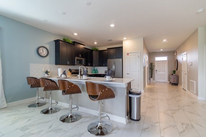 Champions Gate 1620 - Eight Bedroom Pool Home