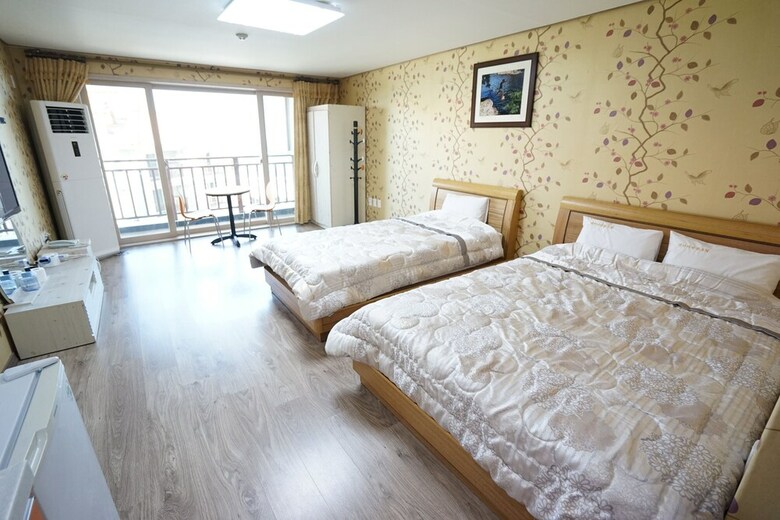 Jeju Evada Pension