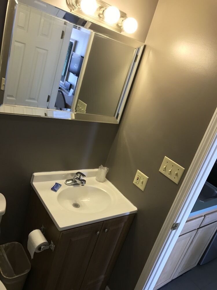 Motel Travelers Inn And Suites