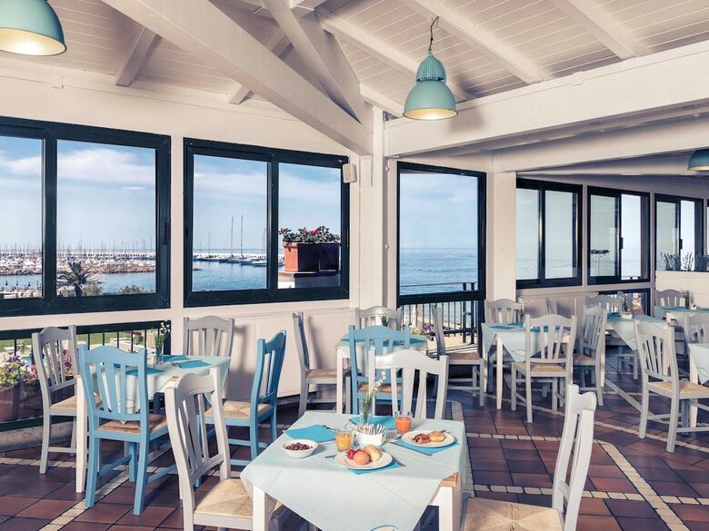 Mercure Civitavecchia Sunbay Park Hotel