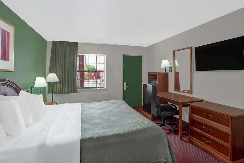 Hotel Howard Johnson By Wyndham Ft. Myers Fl