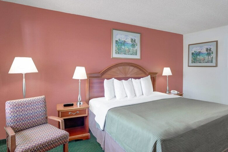 Hotel Howard Johnson By Wyndham Ft. Myers Fl