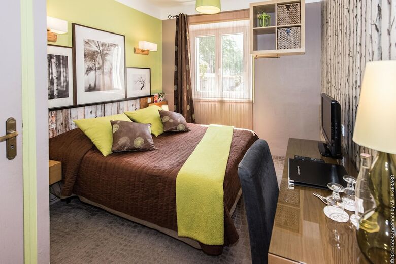 Hotel H�tel La Magnanerie, C�t� Bistro