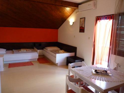 Hostal Rooms Beba