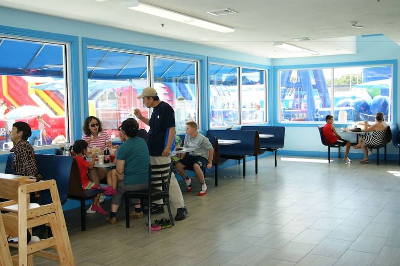 Motel Cape Cod Family Resort And Inflatable Park
