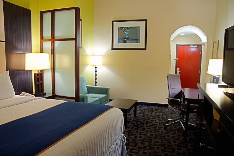 Motel Super 8 By Wyndham Irving/dfw Apt/north