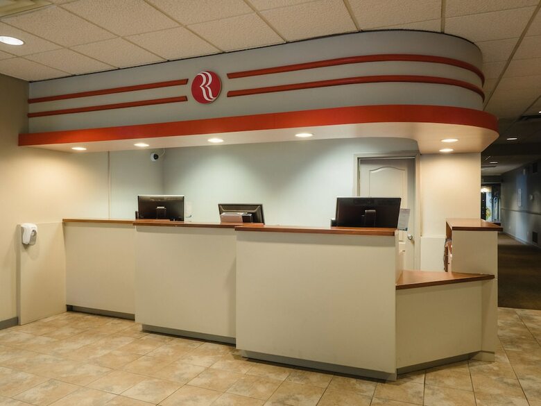 Ramada By Wyndham Kingston Hotel & Conference Centre