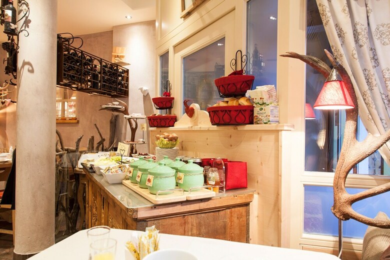 Hotel Am Dorfplatz Suites - Adults Only