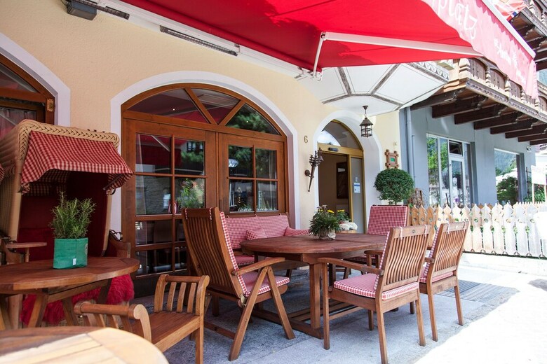 Hotel Am Dorfplatz Suites - Adults Only
