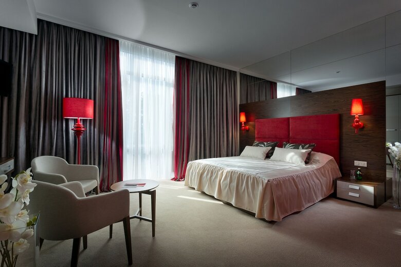 Ovis Hotel