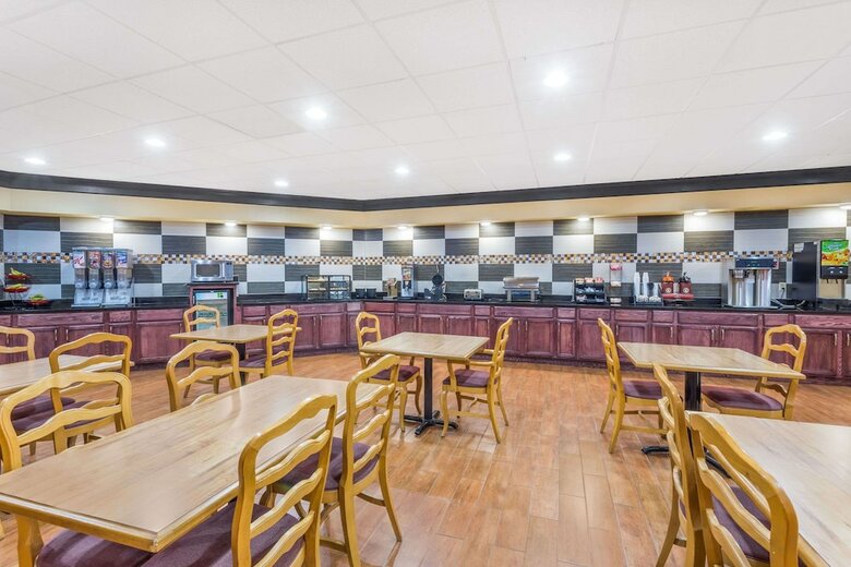 Hotel Ramada By Wyndham Macon