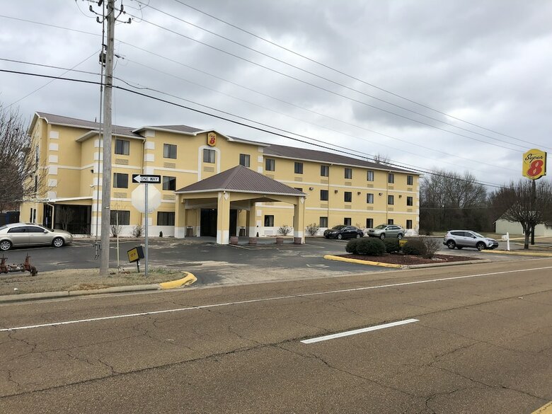 Hotel Super 8 By Wyndham Jackson/north