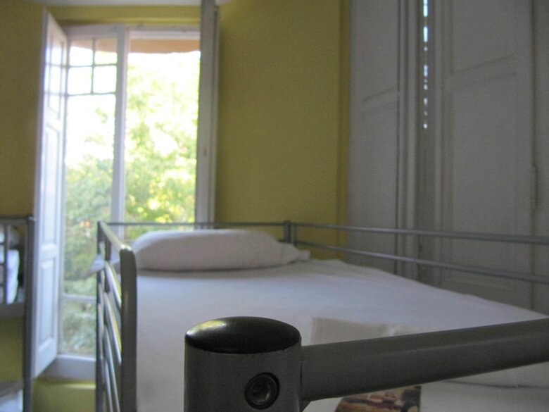 Hostal Feetup Garden House Hostel Barcelona