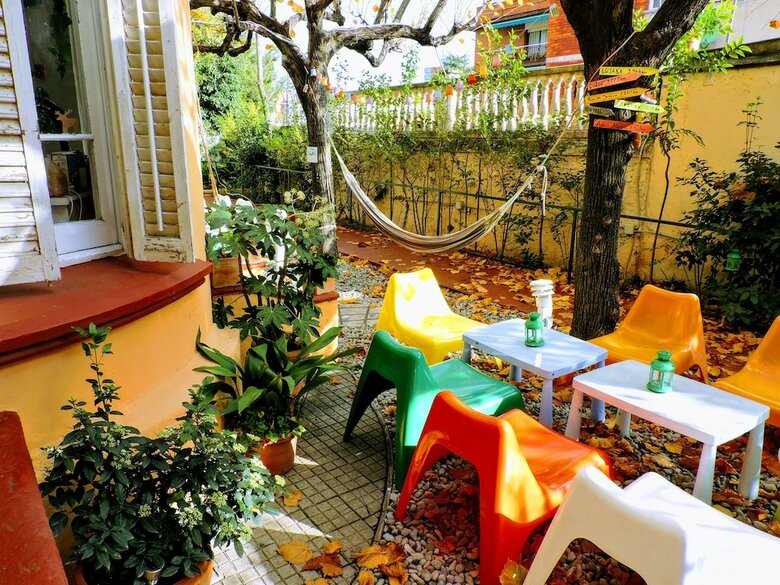 Hostal Feetup Garden House Hostel Barcelona