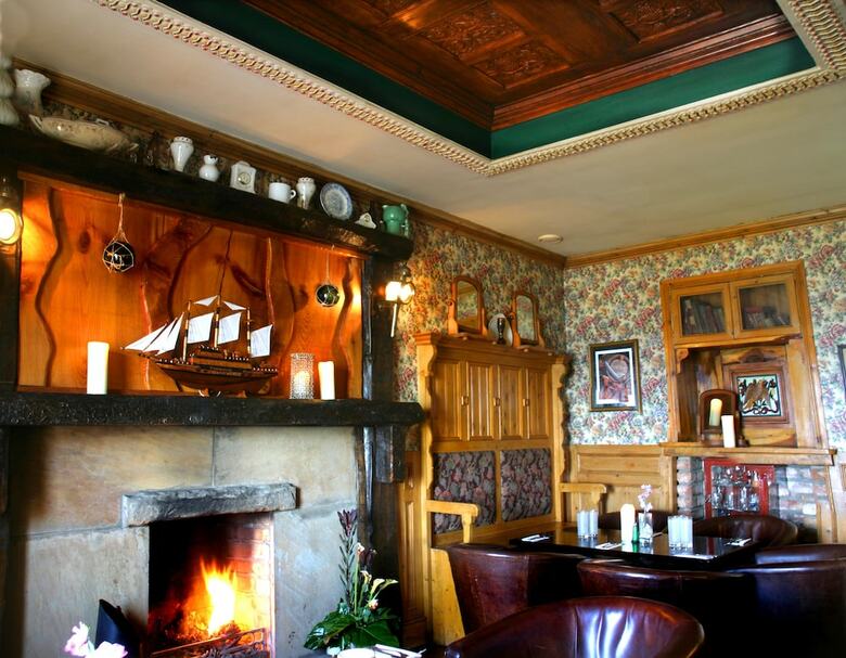Hotel Maddens Bridge Bar & Guesthouse