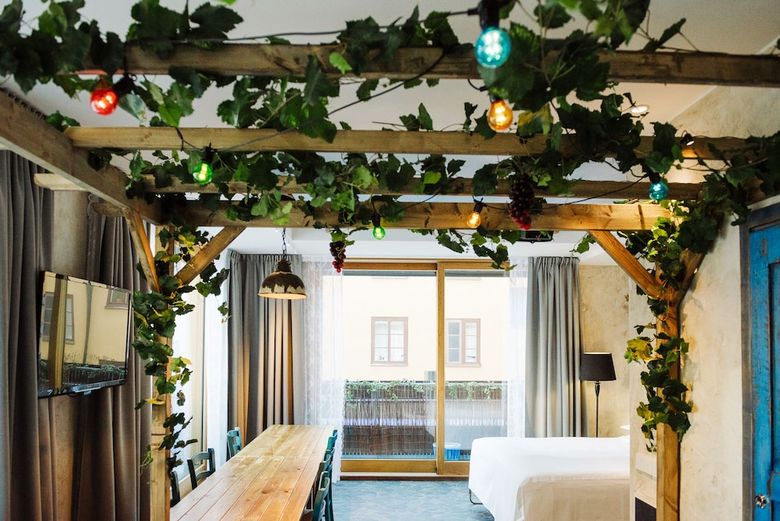 Pop House Hotel