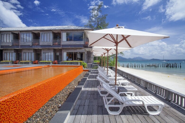 Apartamento Baan Ploy Sea