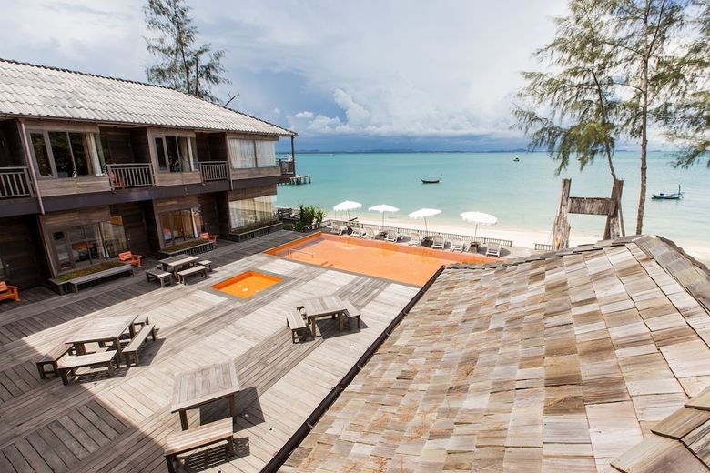Apartamento Baan Ploy Sea